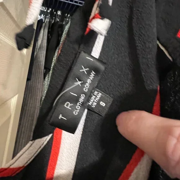 Striped Romper - Picture 3 of 4